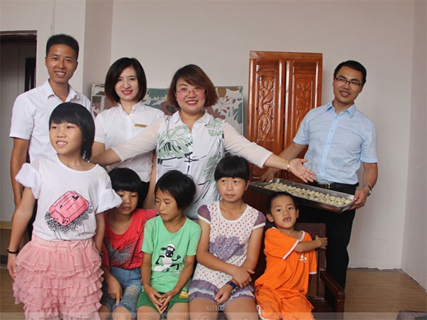 人和集團“讓愛心傳遞文明，讓奉獻精彩城市”公益活動圓滿結(jié)束 